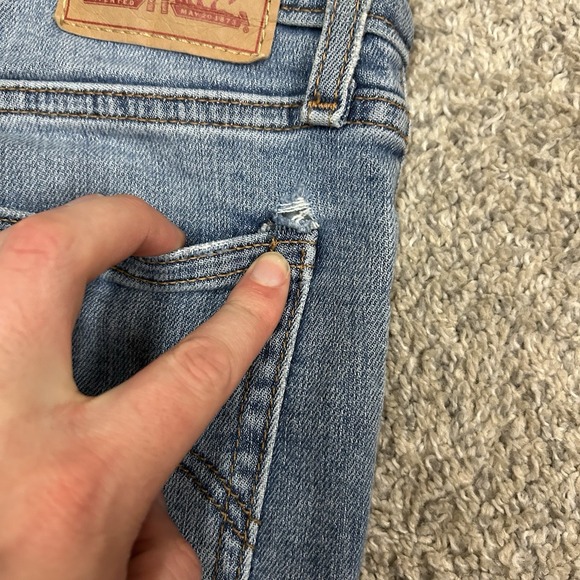 Levis Wedgie Skinny Jeans Womens 28 Blue Denim 28" Inseam Frayed Hem Stretch - Picture 3 of 7